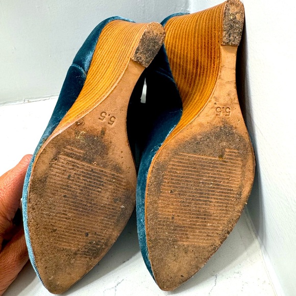 💗Madison Harding blue velvet wedge booties - Picture 4 of 4